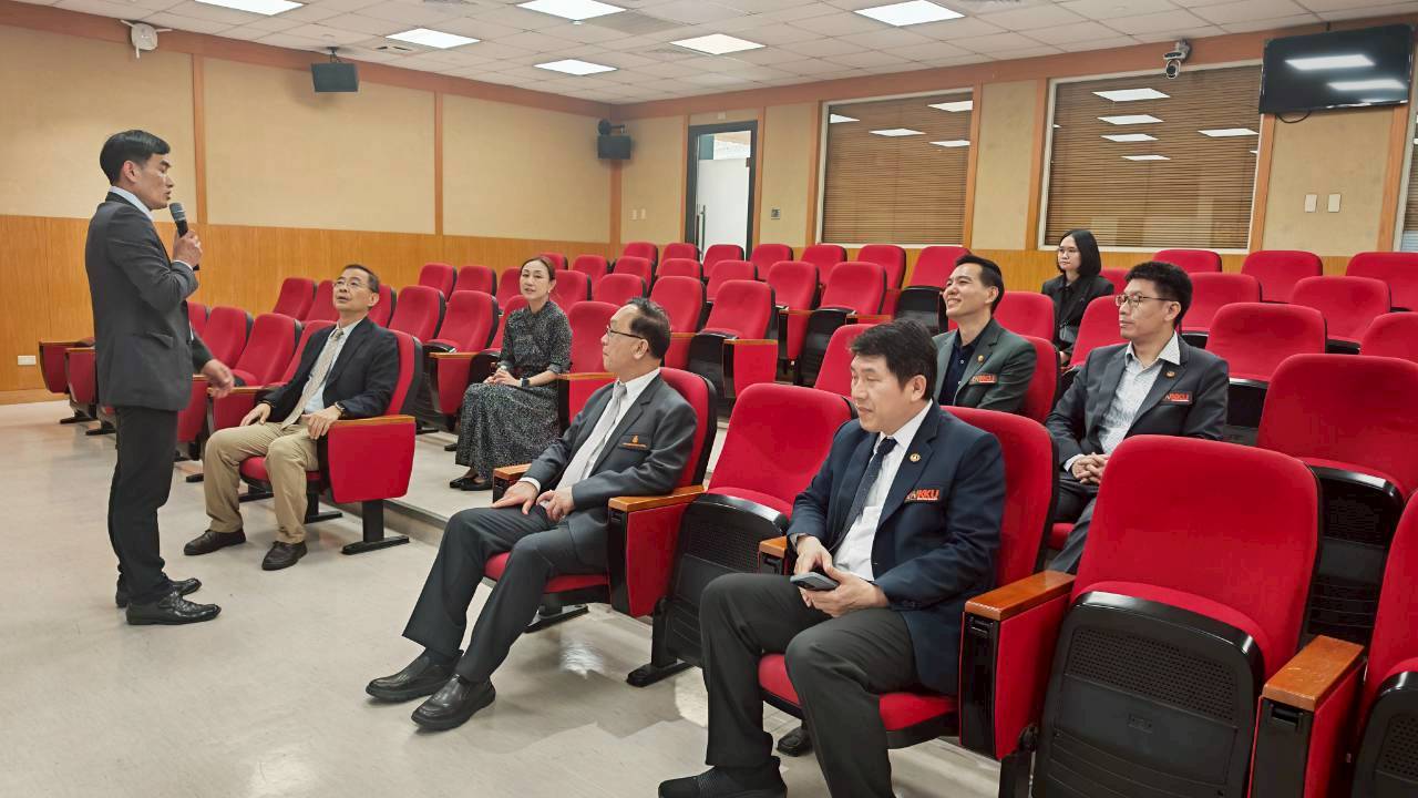 LINE_ALBUM_5112026_260514_160